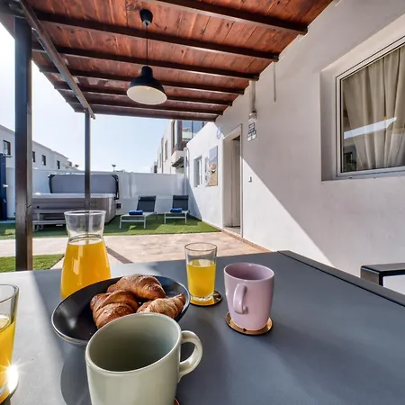 Flaminia - Jacuzzi And Foosball - Just 400m From The By Lanzarote ヴィラ *