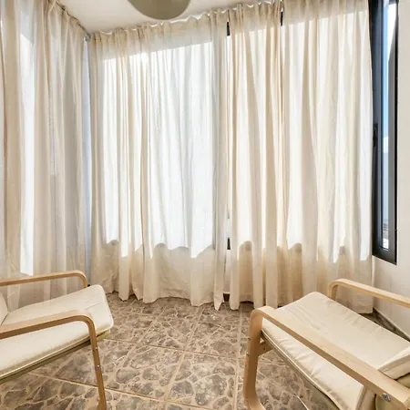 Villa Flaminia - Jacuzzi And Foosball - Just 400m From The By Lanzarote Puerto del Carmen (Lanzarote)