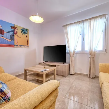 Villa Flaminia - Jacuzzi And Foosball - Just 400m From The By Lanzarote Puerto del Carmen (Lanzarote)