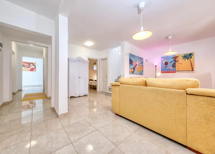 Вилла Flaminia - Jacuzzi And Foosball - Just 400m From The By Lanzarote