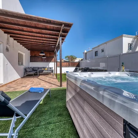 Flaminia - Jacuzzi And Foosball - Just 400m From The By Lanzarote 别墅 *