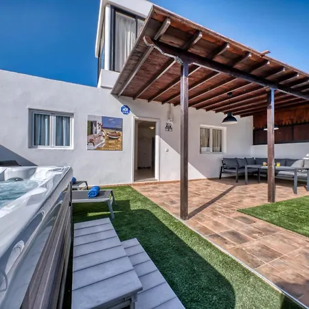 וילה Flaminia - Jacuzzi And Foosball - Just 400m From The By Lanzarote *
