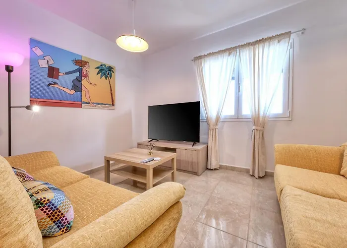 Villa Flaminia - Jacuzzi And Foosball - Just 400m From The By Lanzarote Puerto del Carmen (Lanzarote)